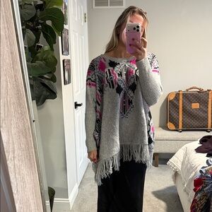Umgee Gray and Pink Patterned Sweater with Fringe